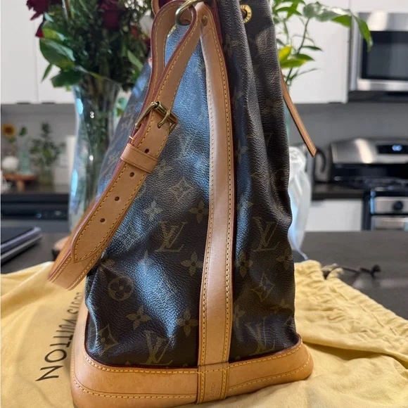 Vintage Louis Vuitton Noe Shoulder Bag - Picture 3 of 8